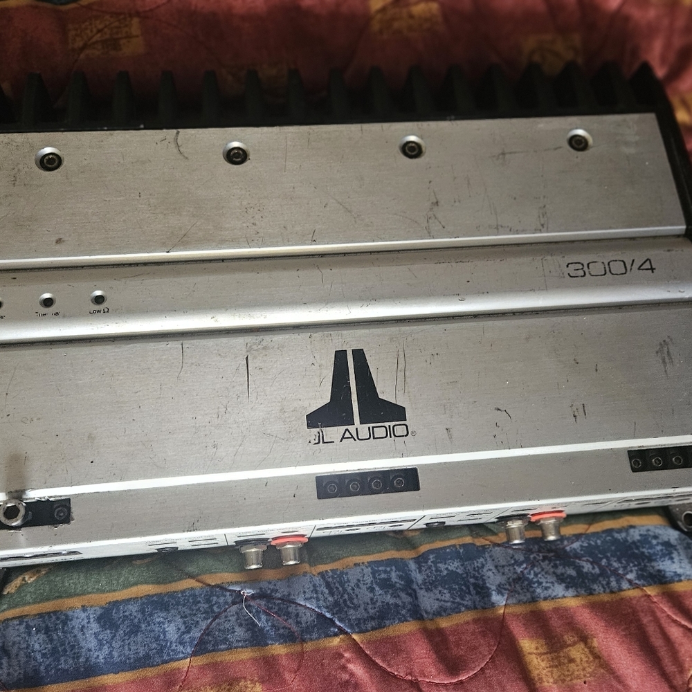 JL 300×4 - Picture 3 of 5